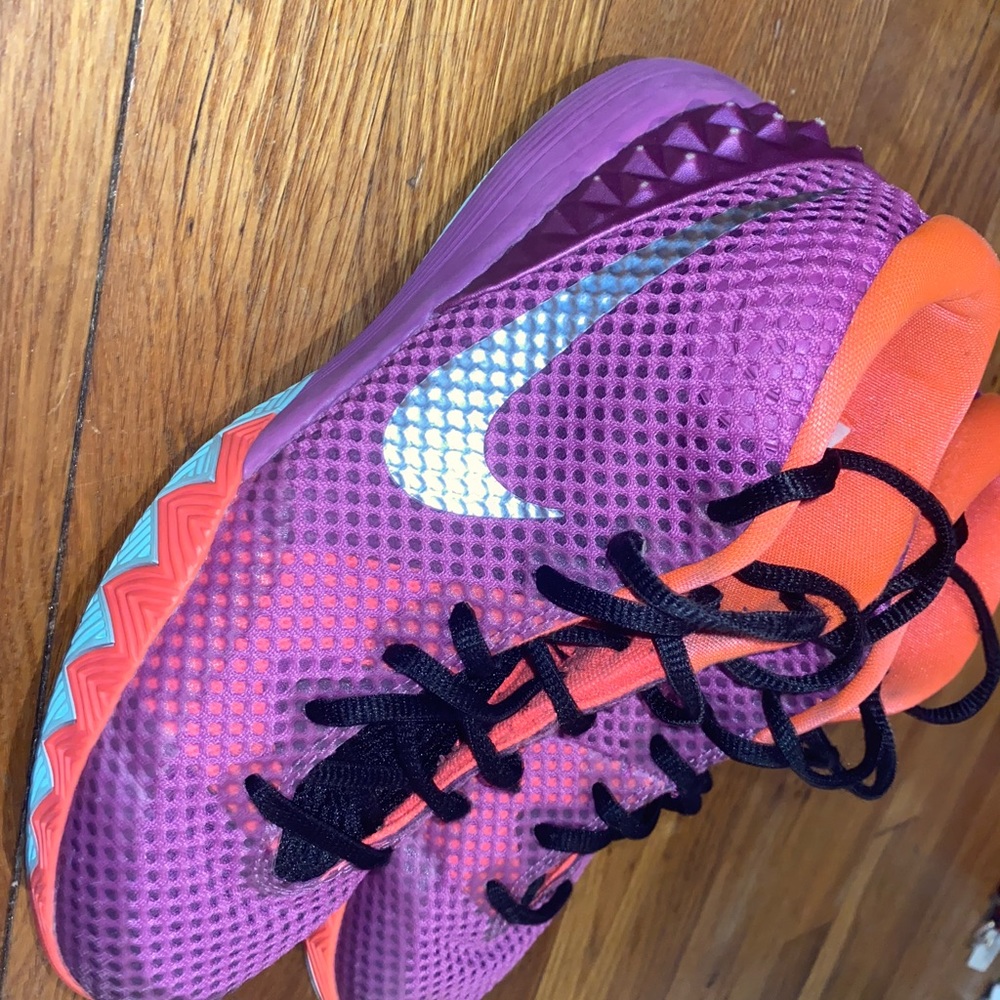 Kyrie 1 EASTER